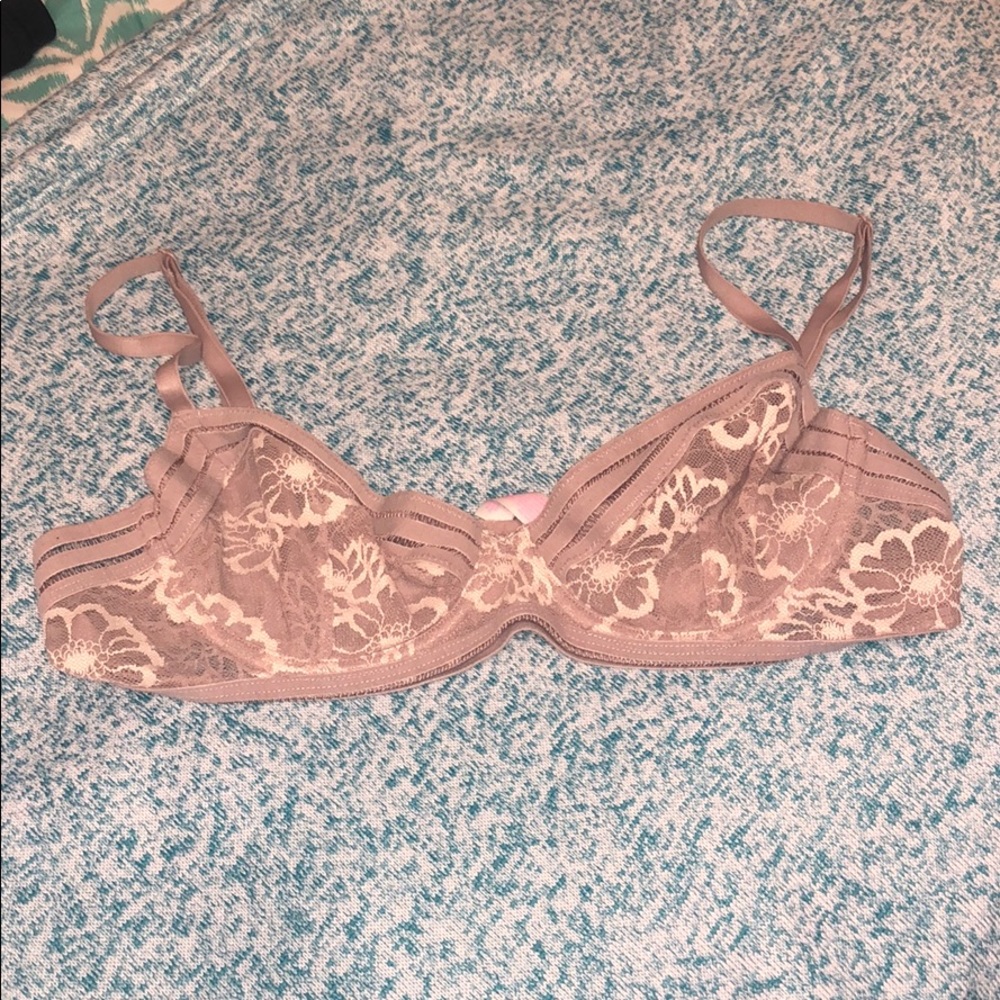 Victoria’s Secret Pink Lace Bra